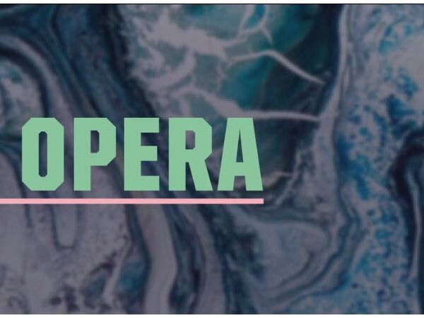 Schriftzug Opera in Mint auf blau-marmorierten Hintergrund