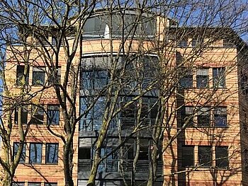 Die Fassade des Archivgebäudes in der Brabanter Straße
