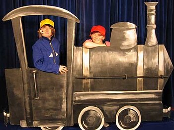 Szenenbild aus Lukas, dem Lokomotivführer mit Lokomotive